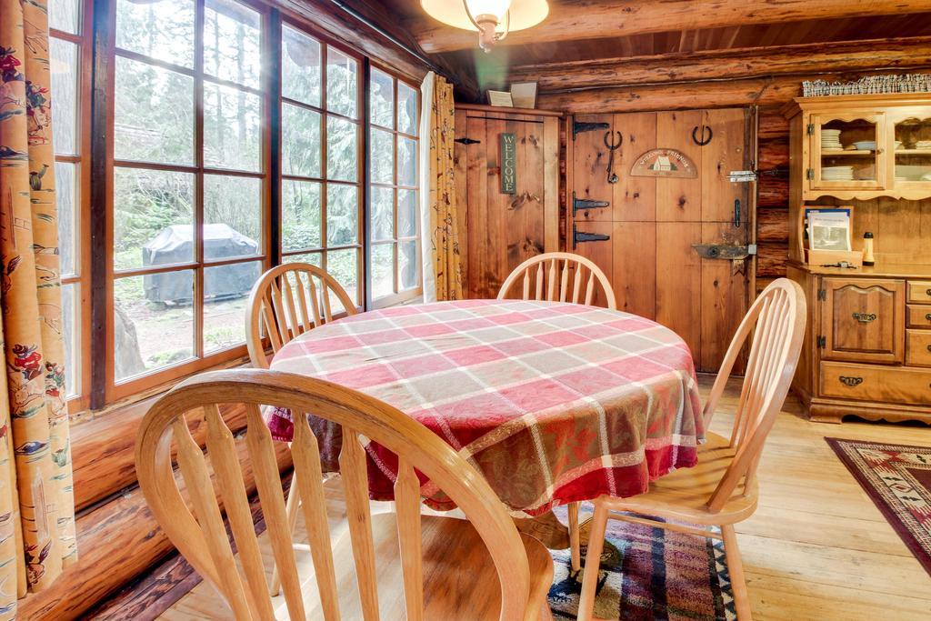 Zoe'S Log Cabin Welches Εξωτερικό φωτογραφία